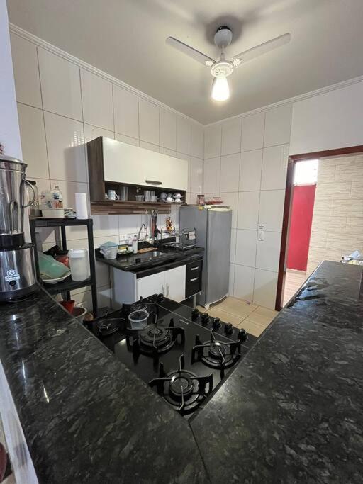 Holiday home Sinuca, Churrasqueira E Fogueira A 300 Metros Do Mar *